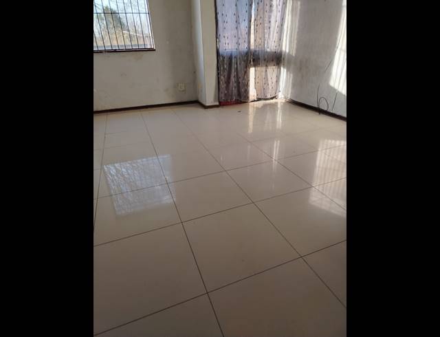 2 BEDROOM APARTMENT FOR SALE IN SURAYAVILLE